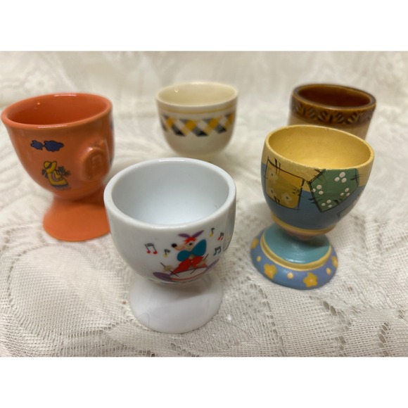Novelty Ceramic Egg Cup Holder Set Collectible Decorative Kitchen Decor Display - Picture 1 of 6